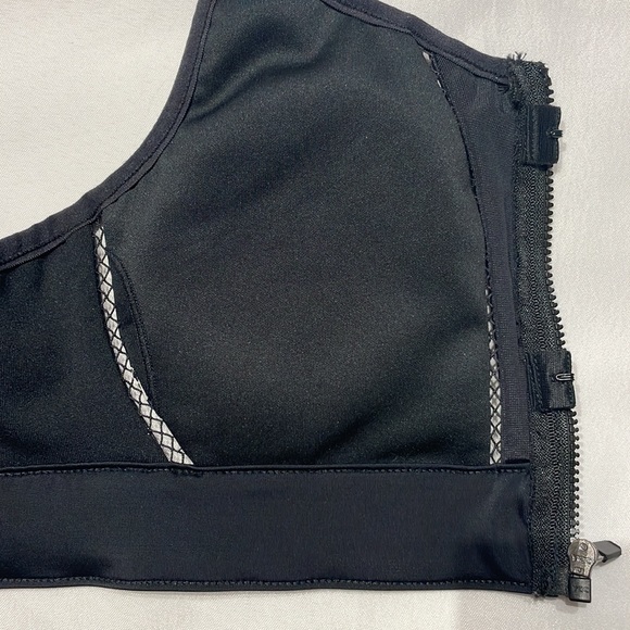 Fabletics Zoe High Impact Sports Bra - Picture 10 of 11